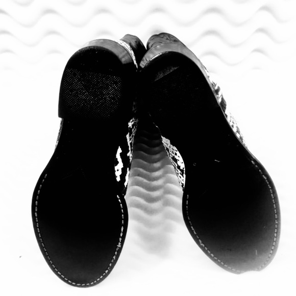 Old West Boots - Picture 5 of 6